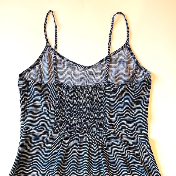 Old Navy Blue Wavy Stripe w Spaghetti Strap Midi Sun Dress Womens XS EUC - Picture 5 of 8